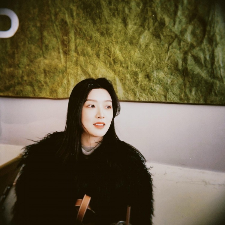 很好看！付豪女友更新社媒曬美照：最近很愛(ài)