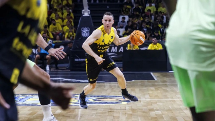 NBA初代老六，42歲進(jìn)入生涯巔峰？！