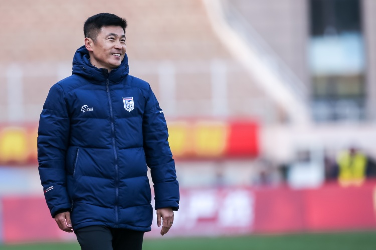 足球報(bào)：英博首發(fā)陣容幾乎換了一支球隊(duì)，主打高位逼搶強(qiáng)調(diào)奔跑