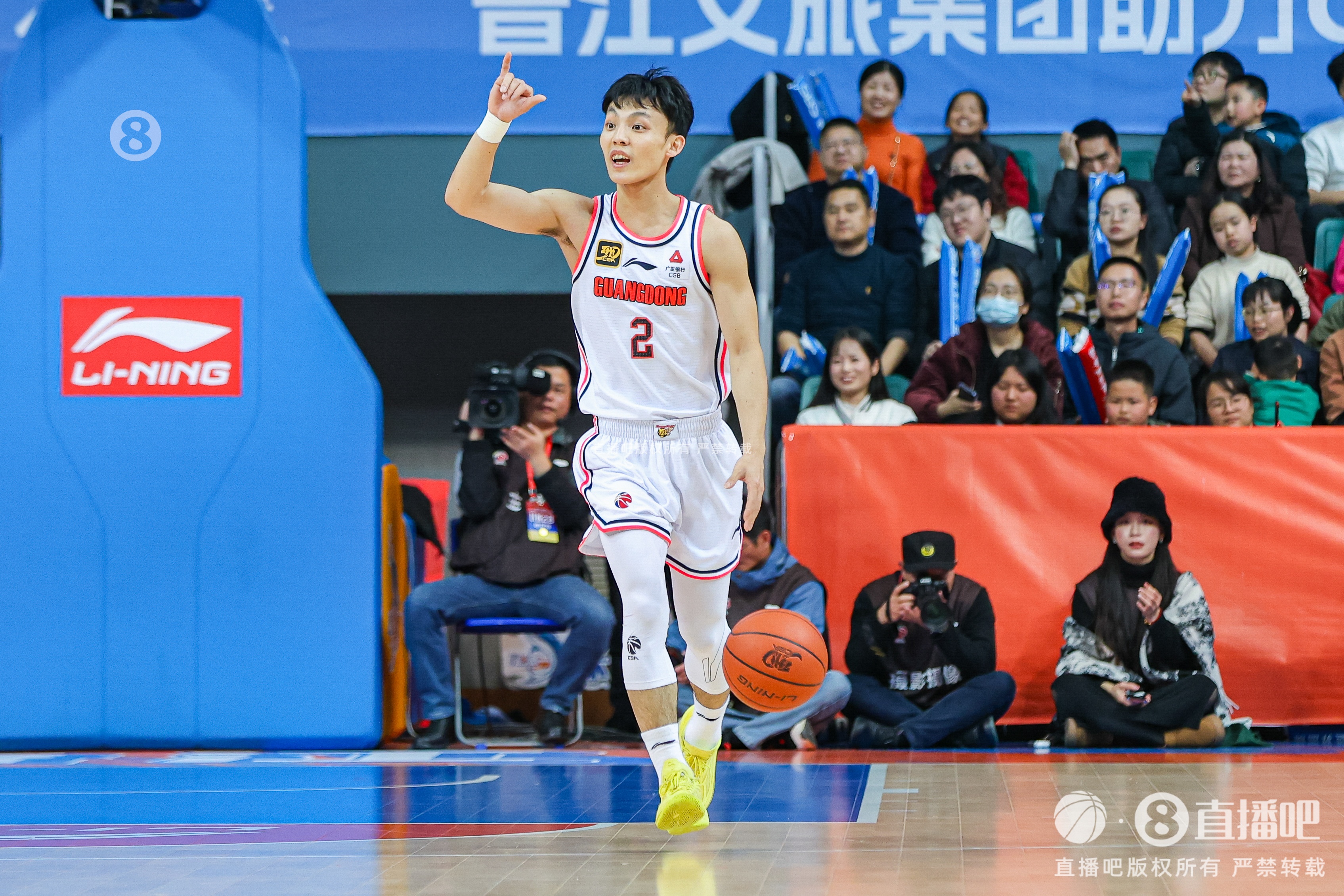 難得打這么短時(shí)間！徐杰32分鐘11中6拿到17分3板7助 正負(fù)值+36